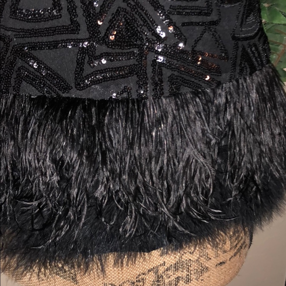 NWOT Feather & Sequined Top - Picture 4 of 8